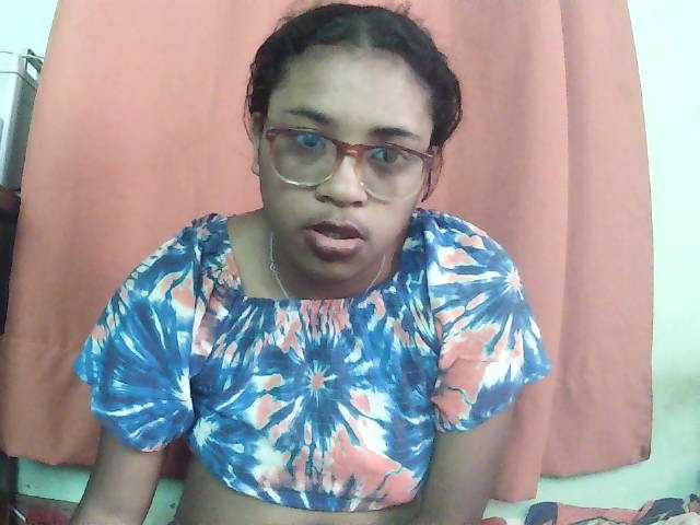 TriciaBella live cam on BongaCams