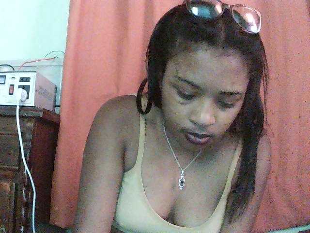 TriciaBella live cam on BongaCams