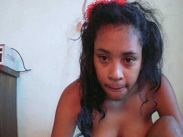 TriciaBella webcam