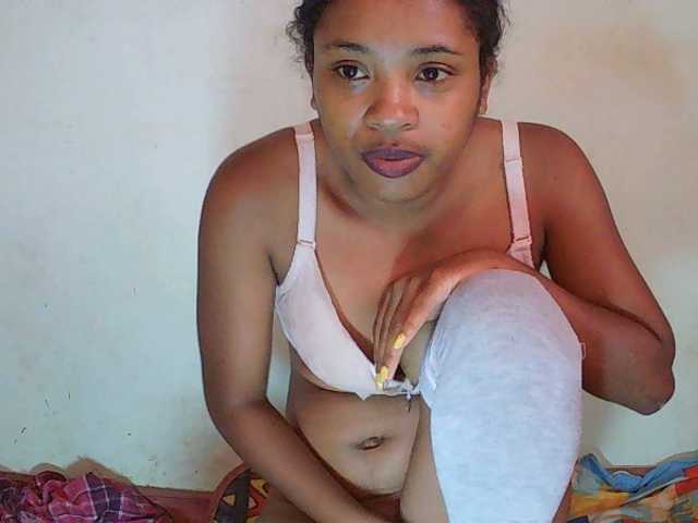 TriciaBella's BongaCams show and profile