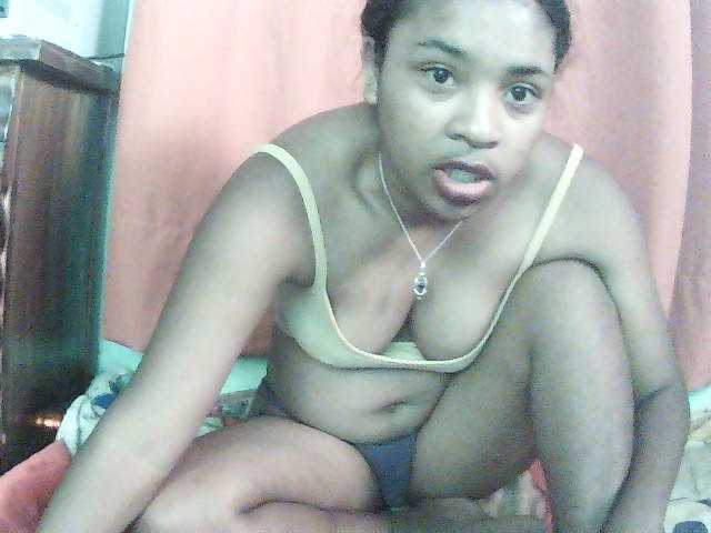 TriciaBella live cam on BongaCams