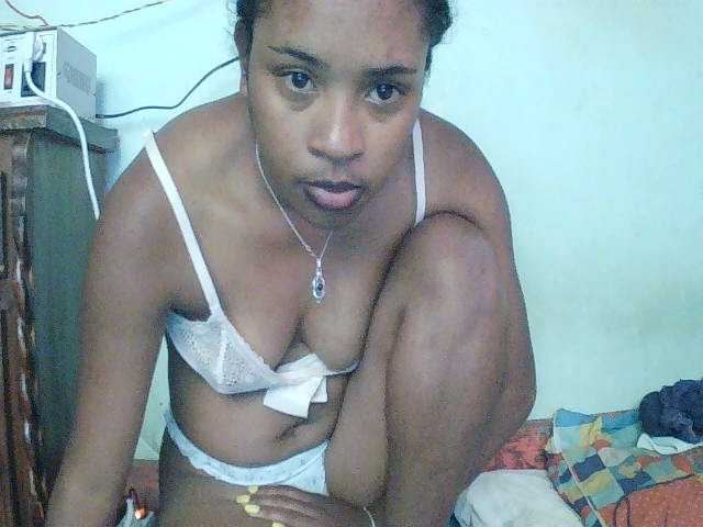 TriciaBella live cam on BongaCams