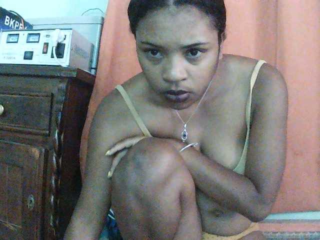 TriciaBella live cam on BongaCams