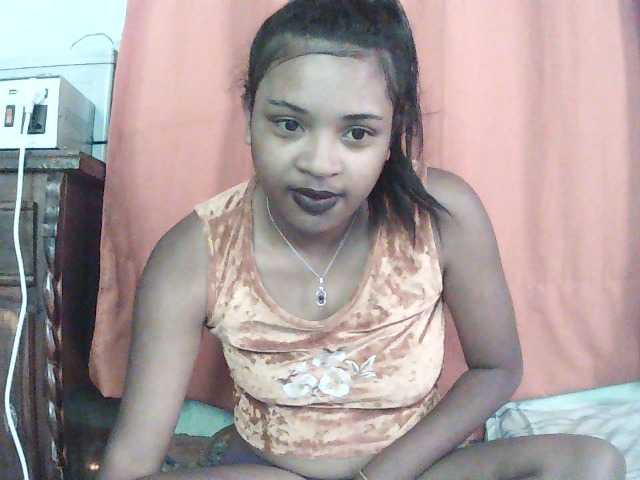 TriciaBella live cam on BongaCams