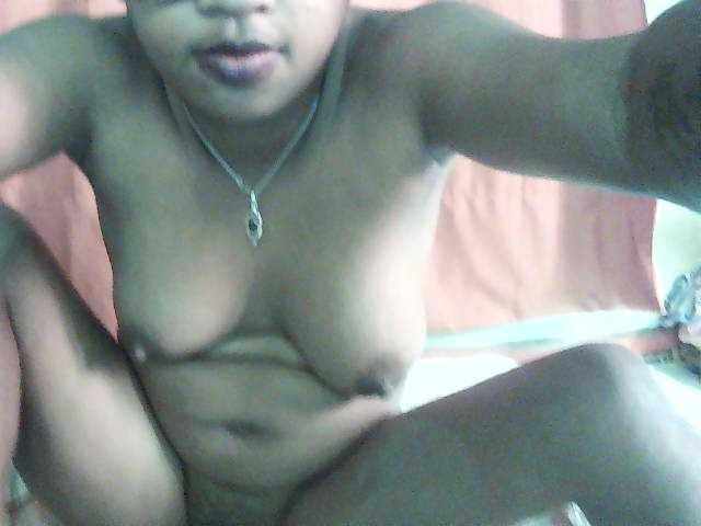 TriciaBella live cam on BongaCams