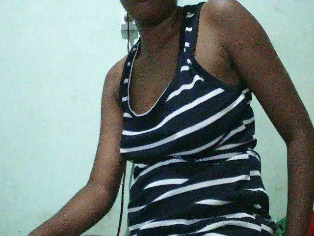 TriciaBella's BongaCams show and profile