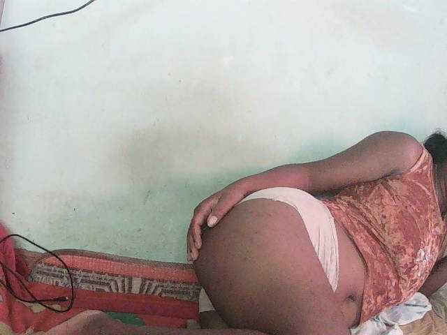 TriciaBella, en vivo ahora en BongaCams