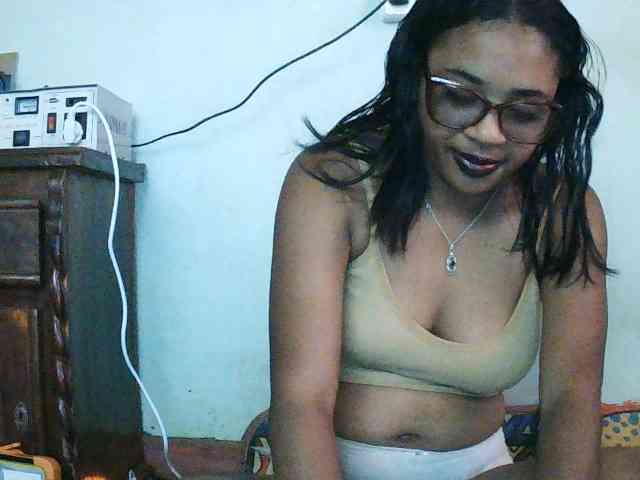 TriciaBella webcam
