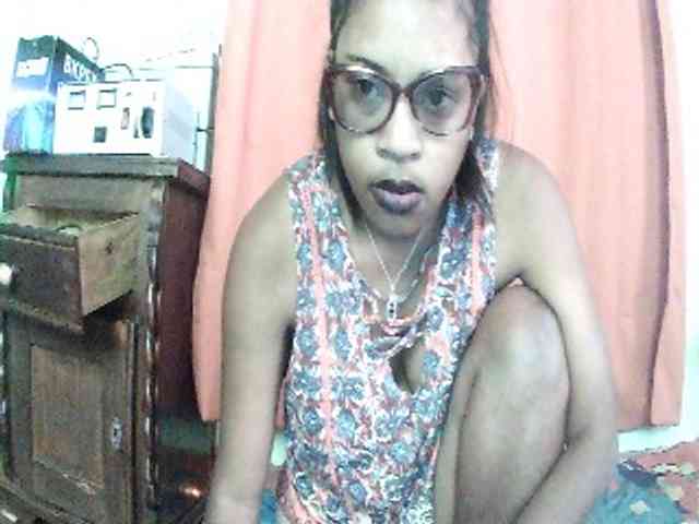 TriciaBella webcam