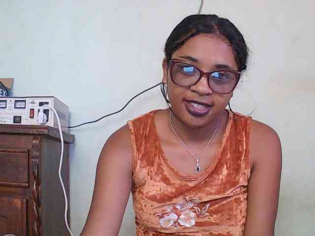 TriciaBella webcam