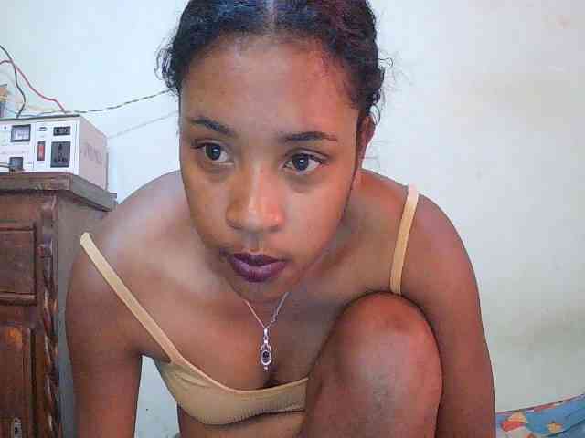 TriciaBella webcam