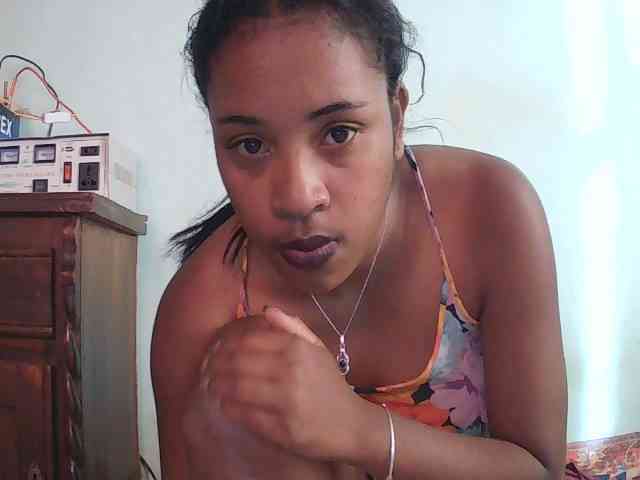 TriciaBella webcam