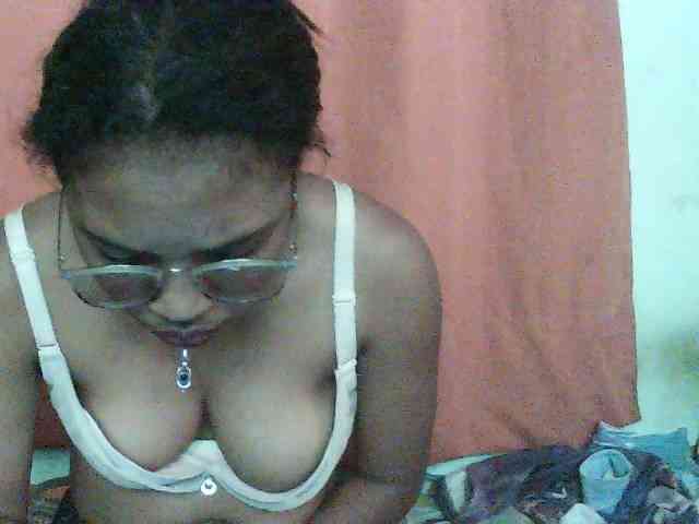 TriciaBella webcam
