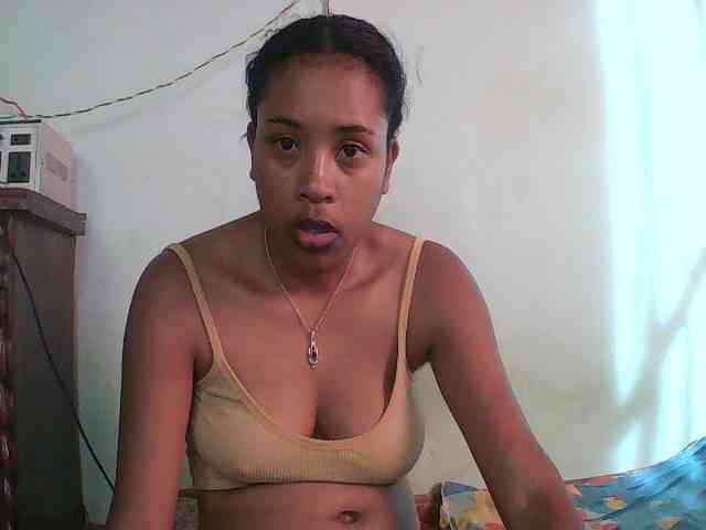 TriciaBella webcam
