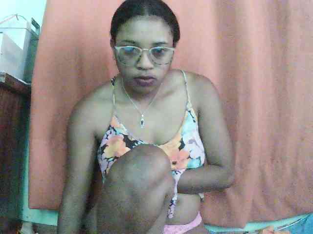 TriciaBella webcam