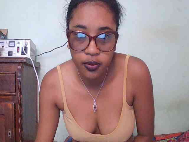 TriciaBella webcam