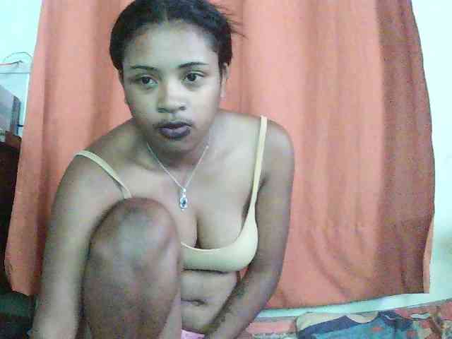TriciaBella webcam