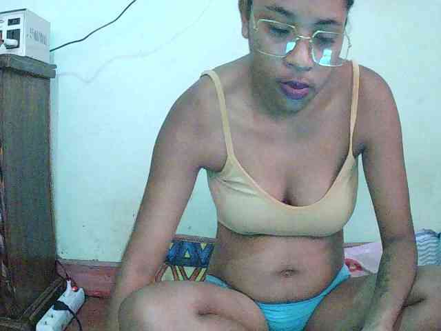 TriciaBella webcam