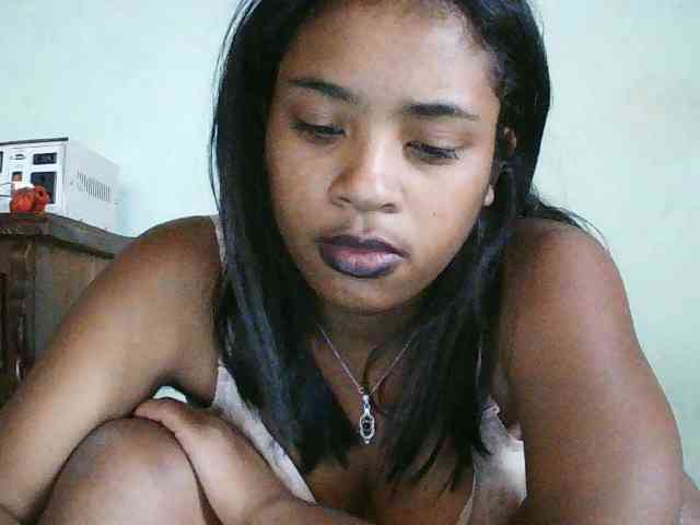 TriciaBella webcam