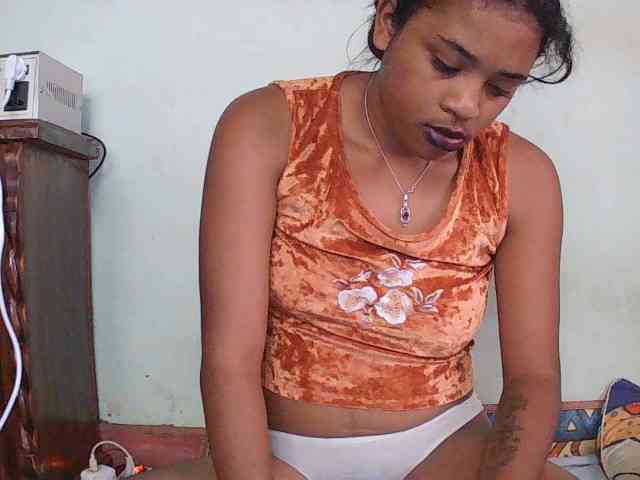 TriciaBella webcam