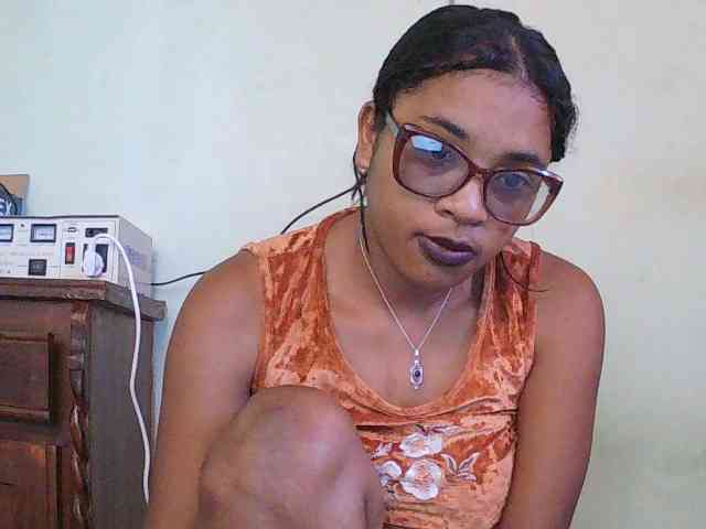 TriciaBella webcam