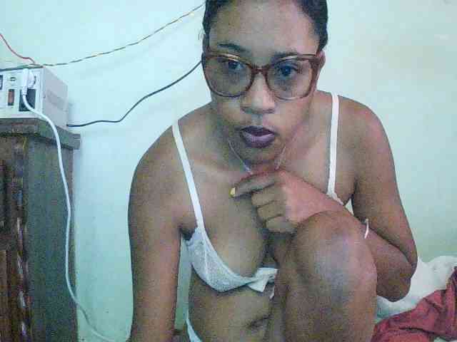 TriciaBella webcam