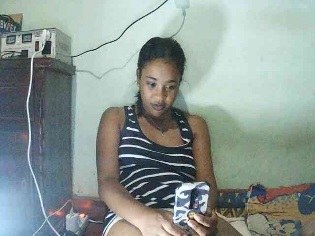 TriciaBella webcam