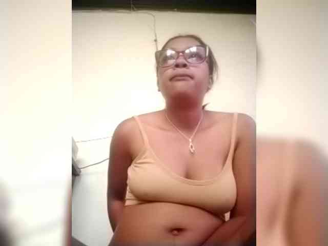 TriciaBella webcam