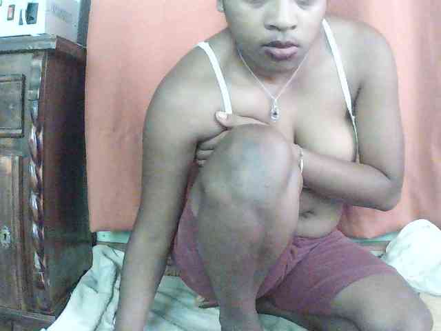 TriciaBella webcam