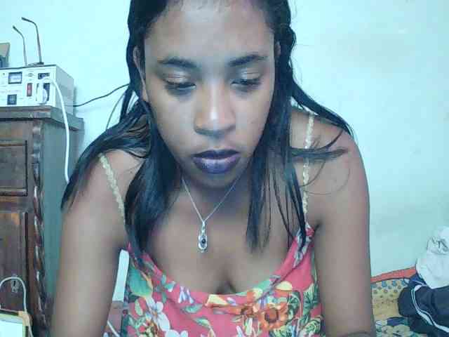 TriciaBella webcam