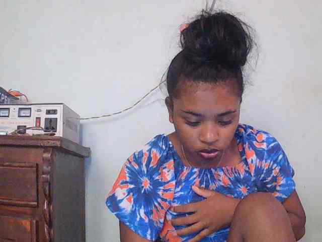 TriciaBella webcam