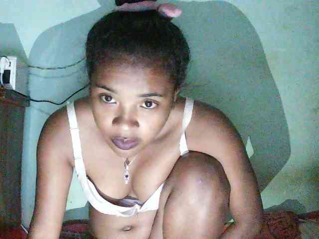 TriciaBella webcam