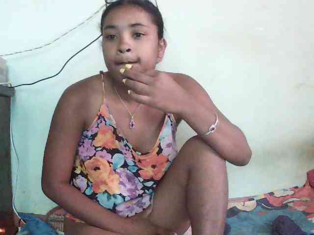 TriciaBella webcam