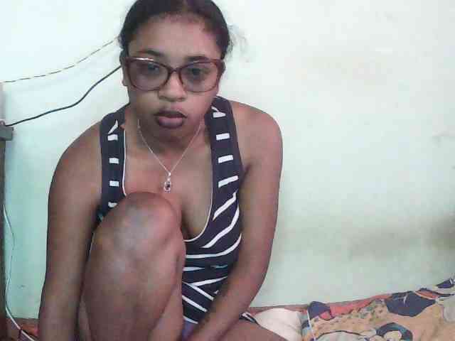TriciaBella webcam