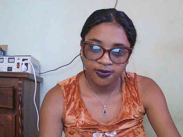 TriciaBella webcam