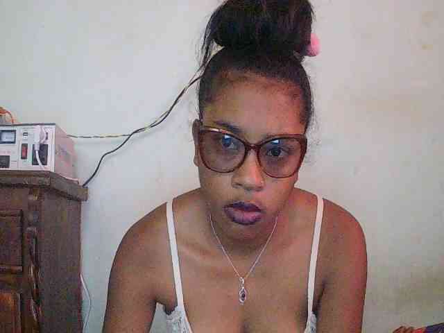 TriciaBella webcam