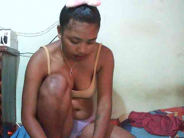 TriciaBella webcam