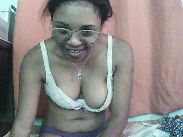 TriciaBella webcam