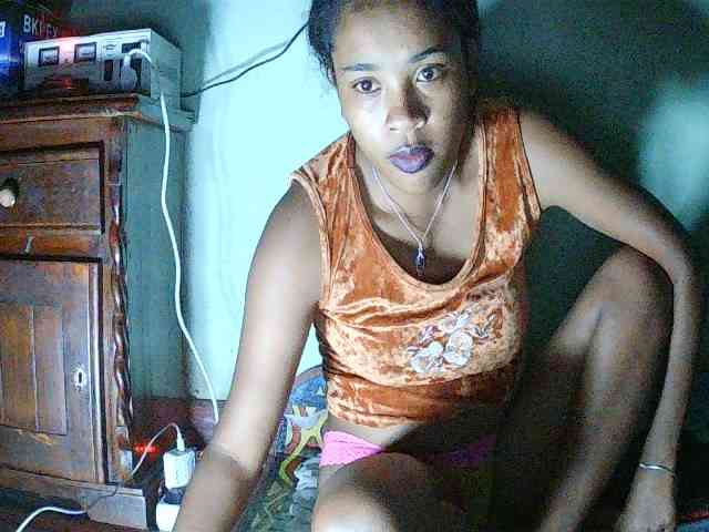 TriciaBella webcam