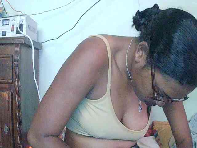 TriciaBella webcam