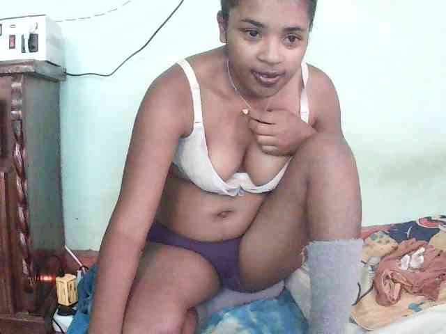 TriciaBella webcam