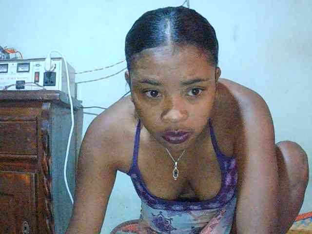 TriciaBella webcam