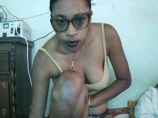 Modèle: TriciaBella