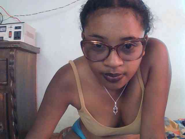 TriciaBella webcam