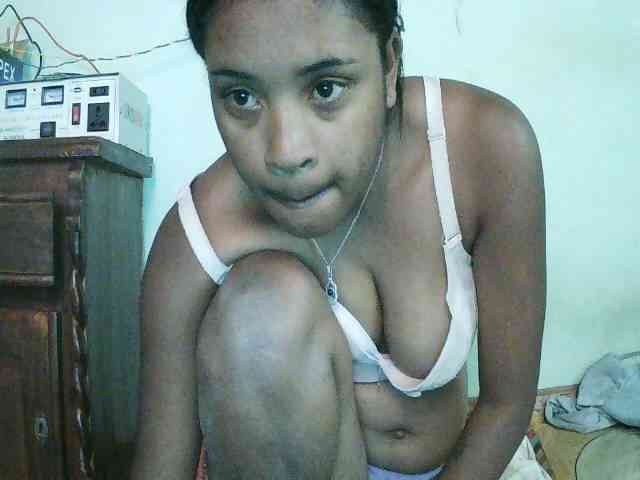 TriciaBella webcam