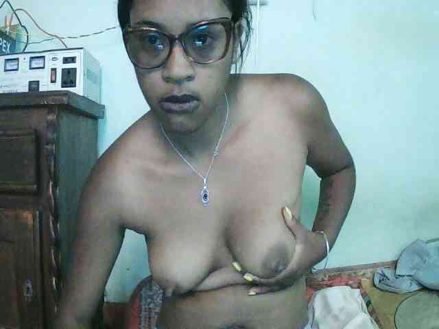 TriciaBella webcam