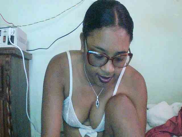 TriciaBella webcam