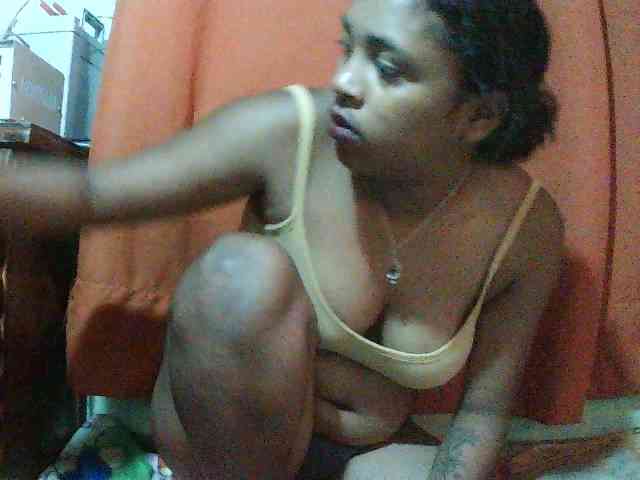 Modèle: TriciaBella