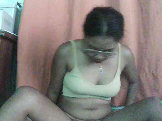 TriciaBella webcam