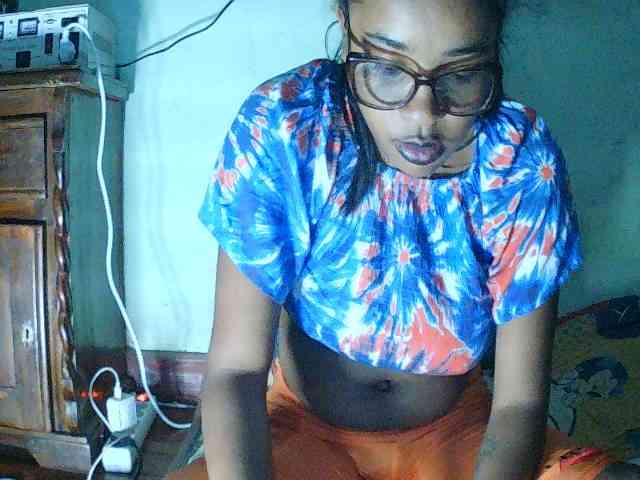 TriciaBella webcam
